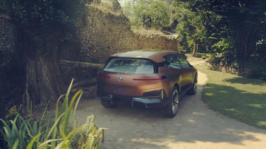  BMW Vision iNEXT 2018 года  (фото 15 из 128)